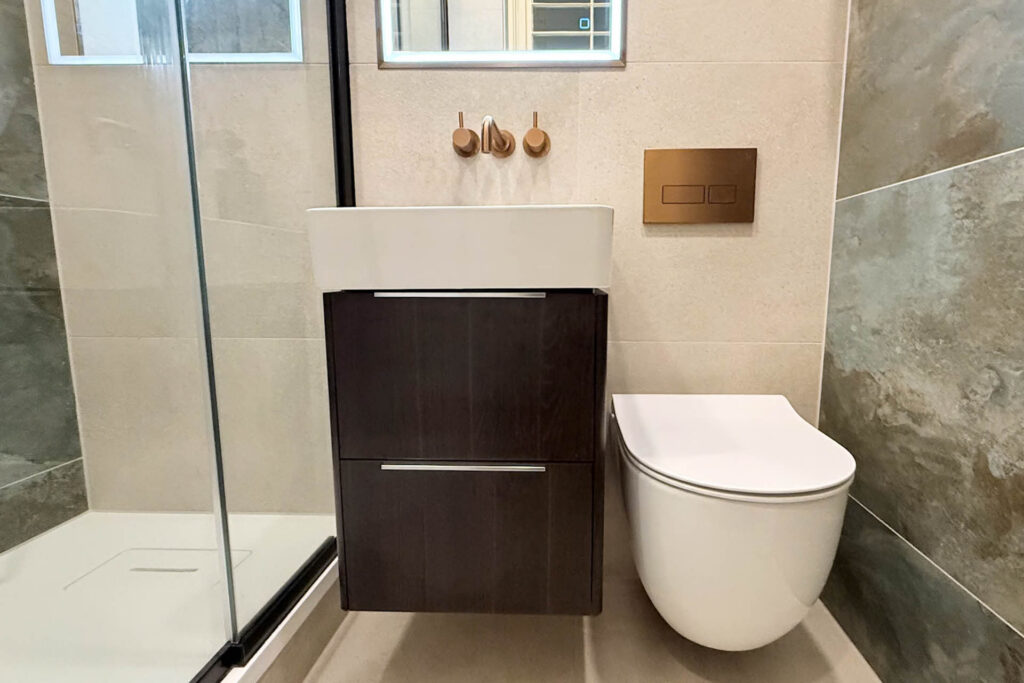 Lovely new bathroom designed & fitted at this home in Edinburgh.